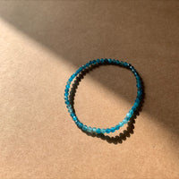Bracelet facettes Apatite bleue - communication, confiance en soi, gestion des émotions