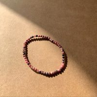 Bracelet facettes Rhodonite - guérison, acceptation, équilibre affectif